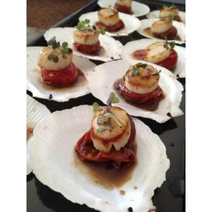 Seared Scallop in shell with Confit Tomato & Balsamic Glaze