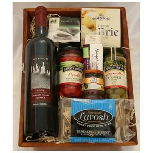 This hamper makes a great idea as party starter for any celebration.